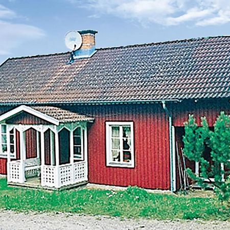 3 Bedroom Beautiful Home In Kristdala Malghult Екстериор снимка